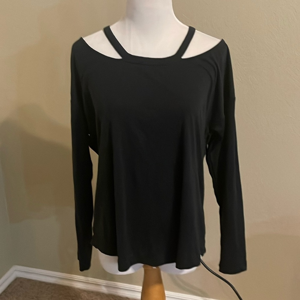 Long sleeve top by Harlowe & Graham.  Size medium